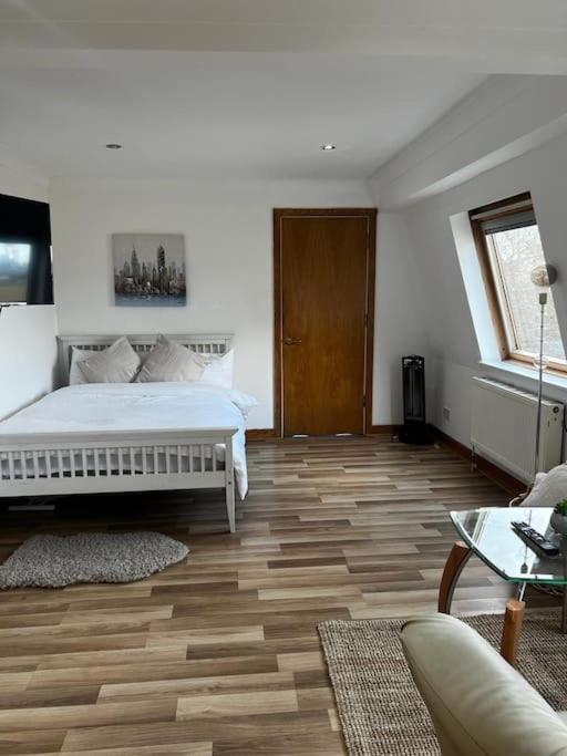 Quirky Studio Flat Selfcontained Лондон Экстерьер фото