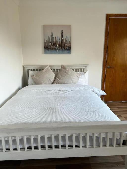 Quirky Studio Flat Selfcontained Лондон Экстерьер фото